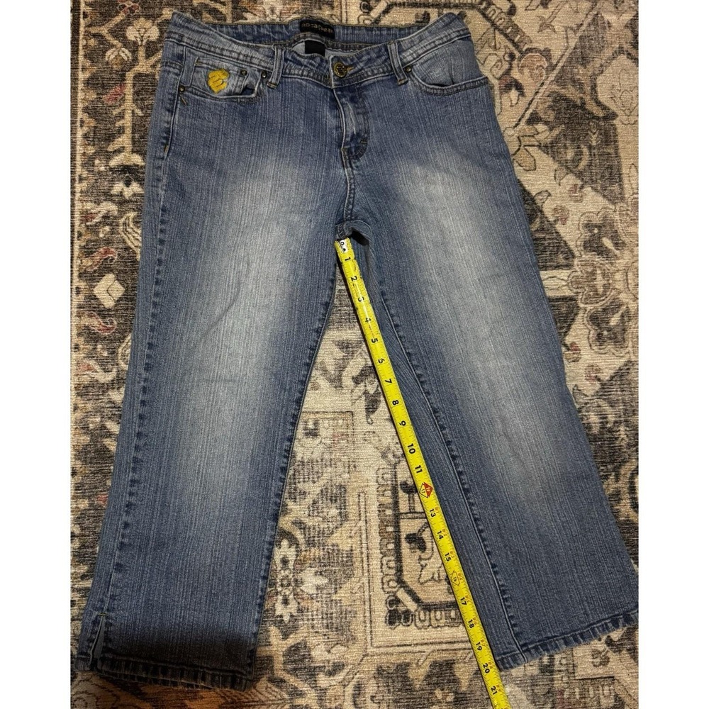 ROCAWEAR Embroidered Back Pocket Light Wash Denim Capri Vintage Y2K